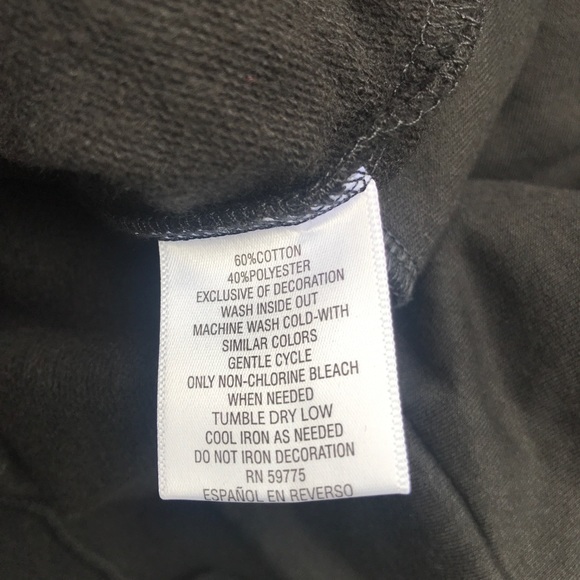 NWOT Cropped Sweatshirt with “XOXO” all blingy! Medium - Picture 4 of 5